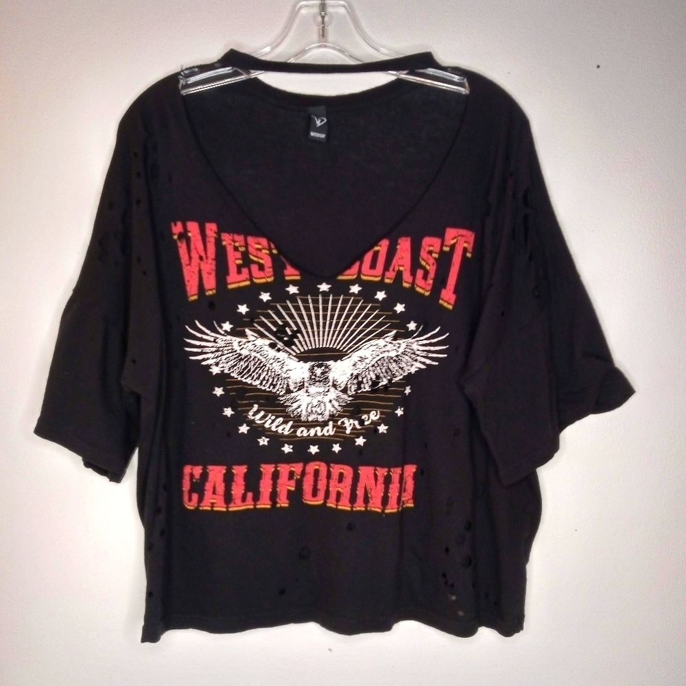 WINDSOR Distressed Graphic Top